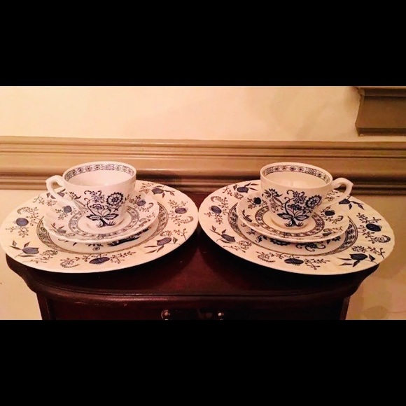 Set of 2 Vtg J & G Meakin Plates 2 Cups & Saucers - Picture 1 of 4
